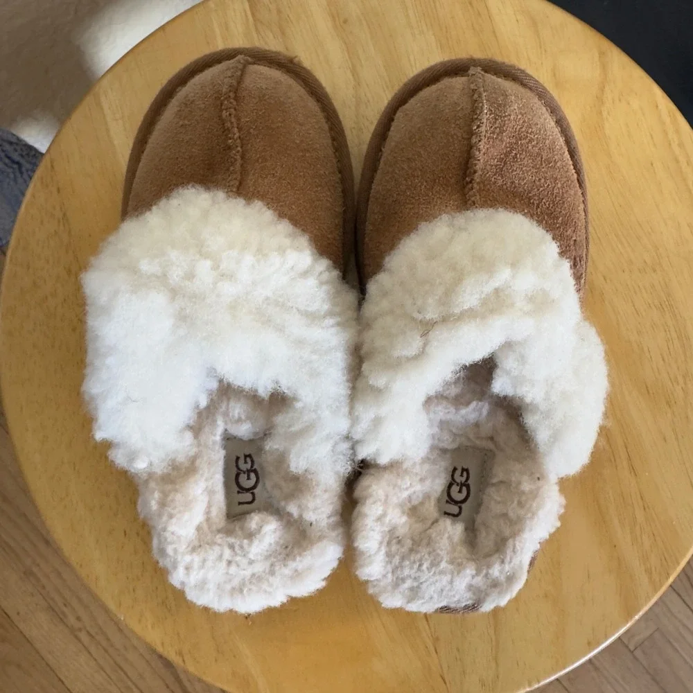 UGG Kids Cozy Suede Slippers - Cream Fur Slip On Shoes - Toddler Size‎ 11